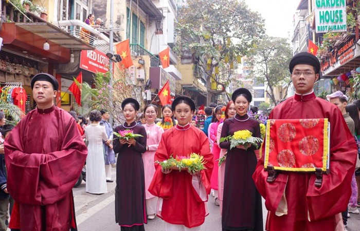 tai hien cac nghi le tet co truyen tai pho co ha noi hinh 4