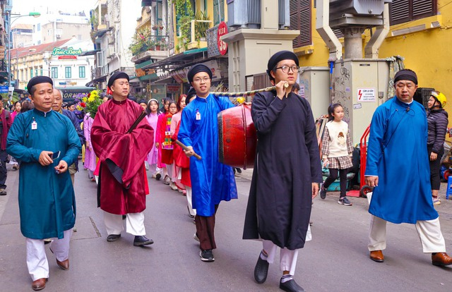 tai hien cac nghi le tet co truyen tai pho co ha noi hinh 5