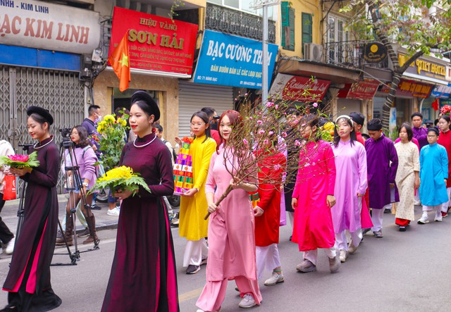 tai hien cac nghi le tet co truyen tai pho co ha noi hinh 6