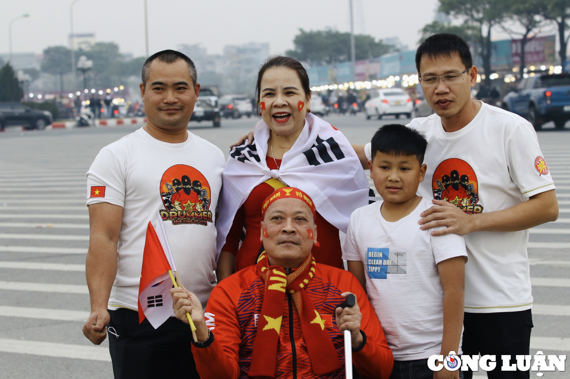 co dong vien ngap tran sac do tiep lua cho doi tuyen viet nam hinh 12