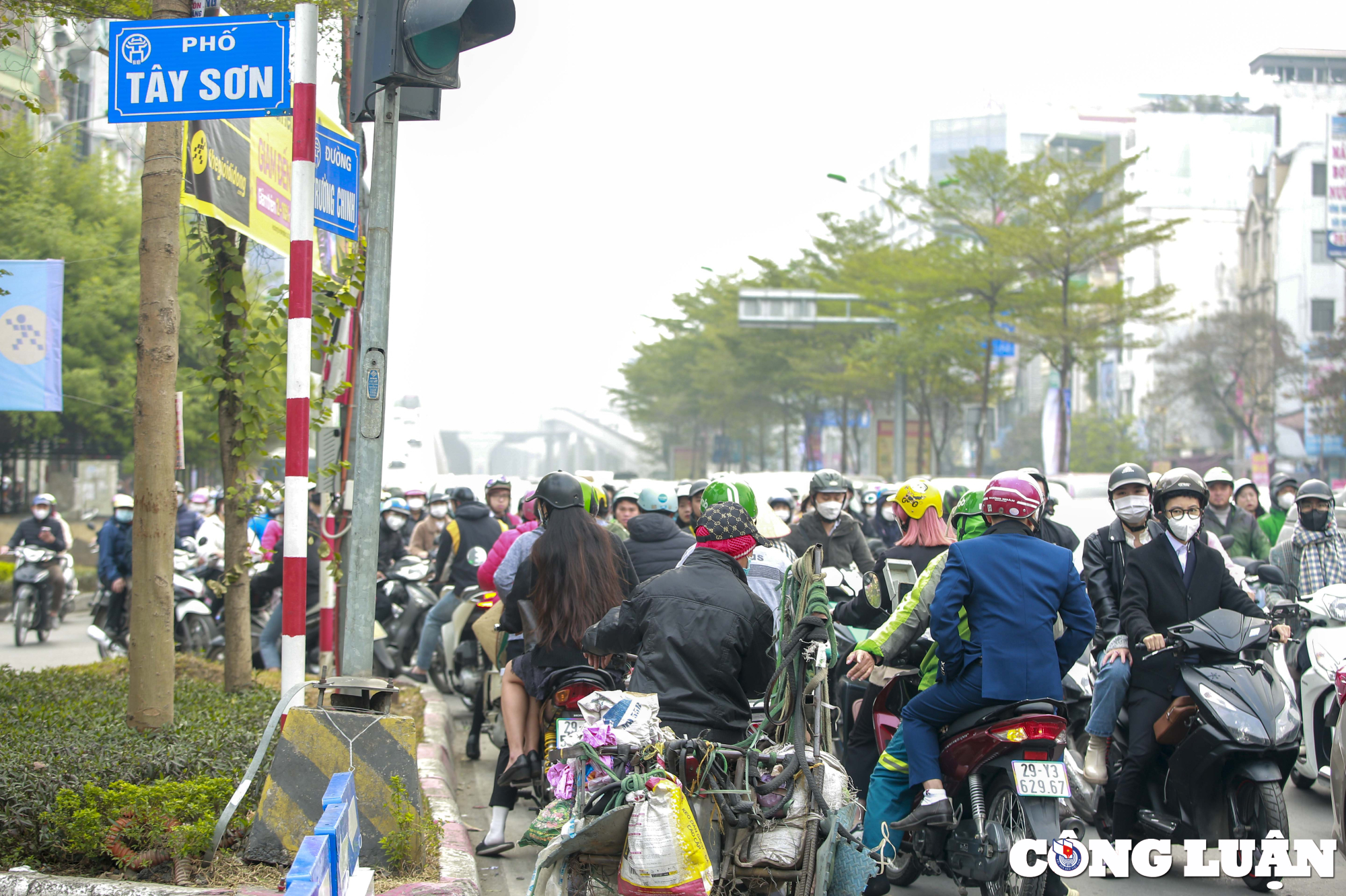 ha noi un tac keo dai tai nut giao nga tu so ngay dau dieu chinh phan luong giao thong hinh 8