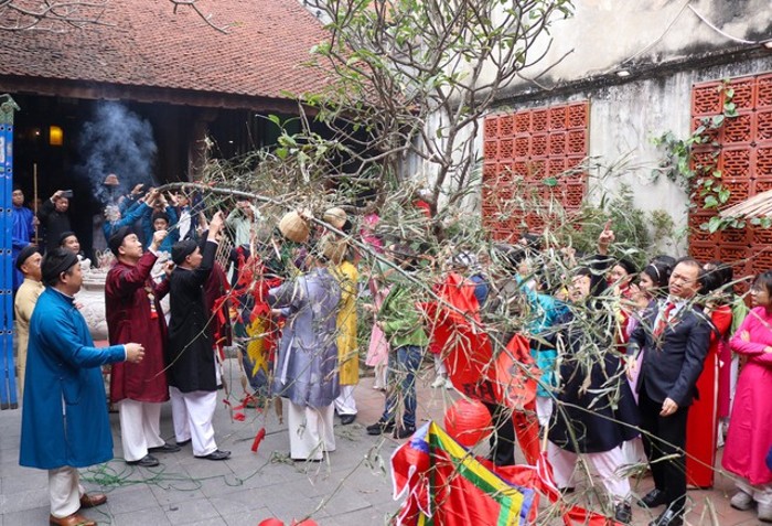 tai hien cac nghi le tet co truyen tai pho co ha noi hinh 2