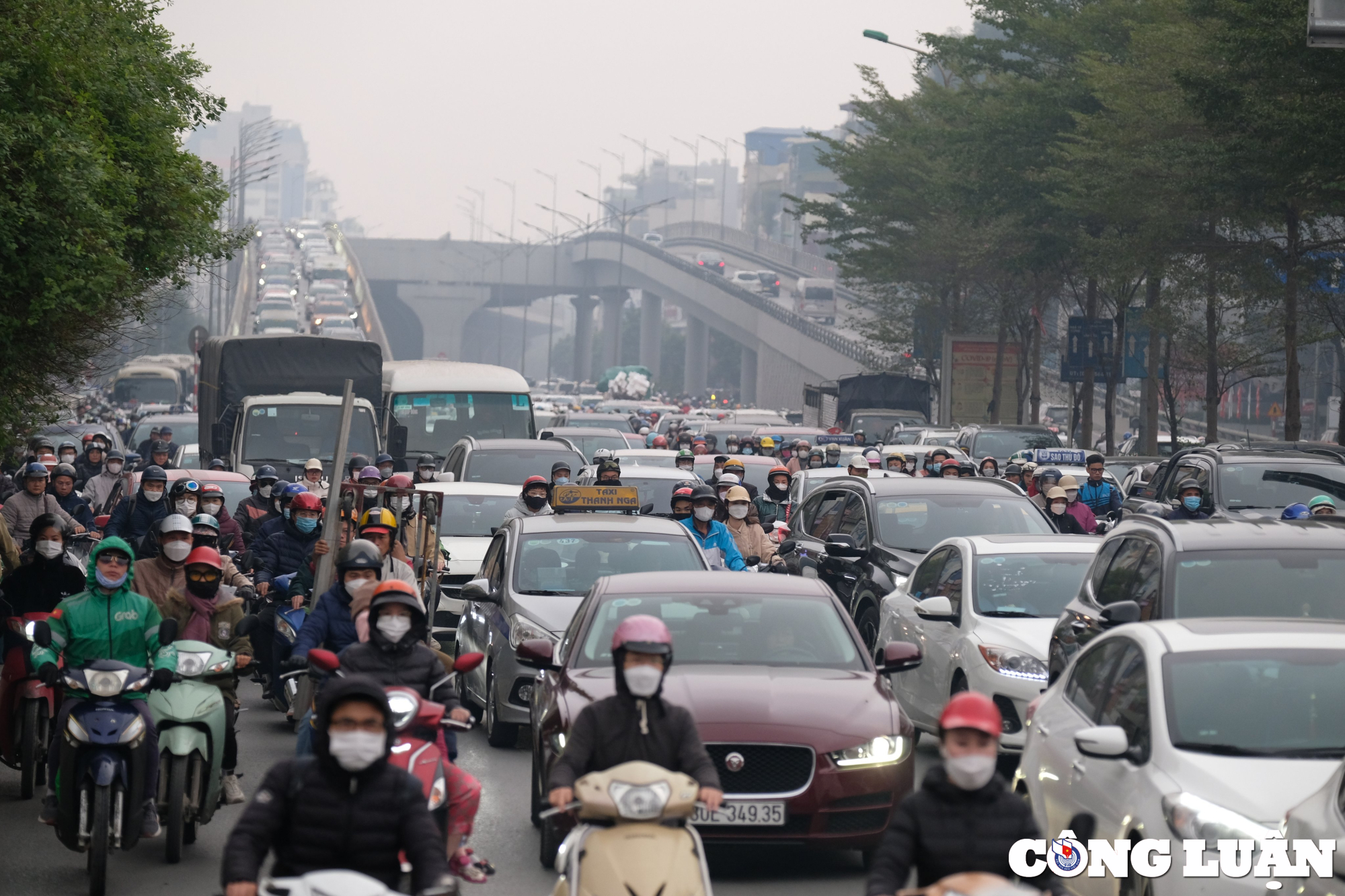 ha noi un tac keo dai tai nut giao nga tu so ngay dau dieu chinh phan luong giao thong hinh 4