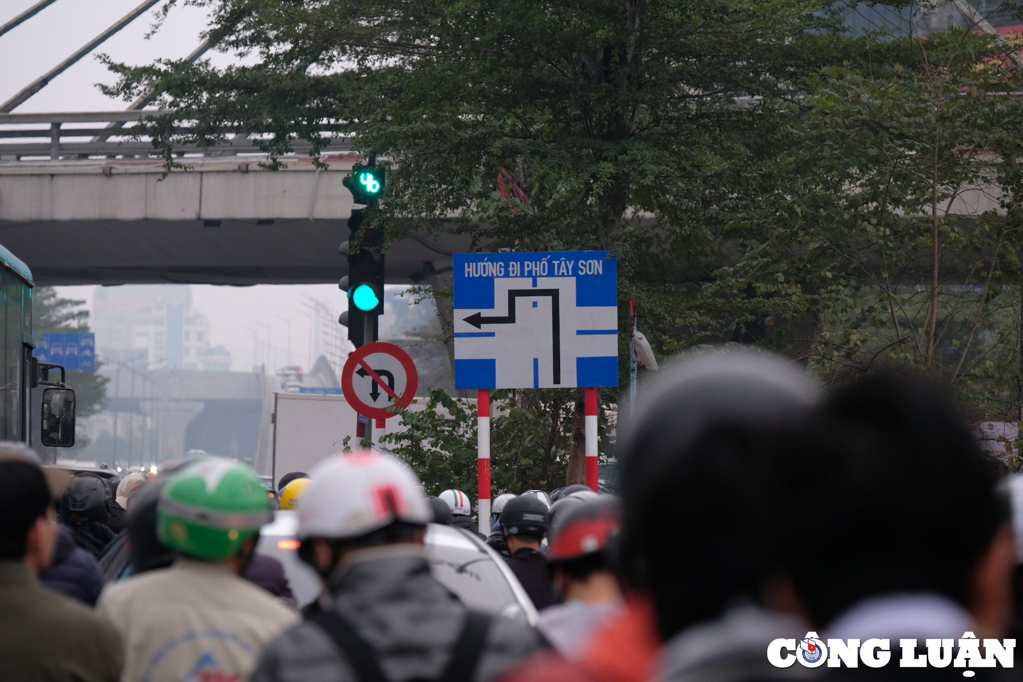 ha noi un tac keo dai tai nut giao nga tu so ngay dau dieu chinh phan luong giao thong hinh 1