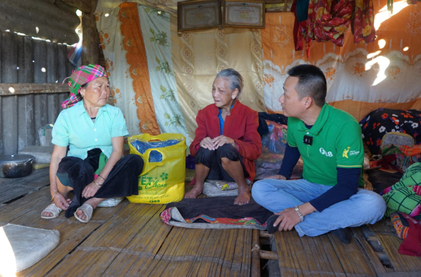 hanh trinh tet cham tang qua cho ba con vung xa hinh 4