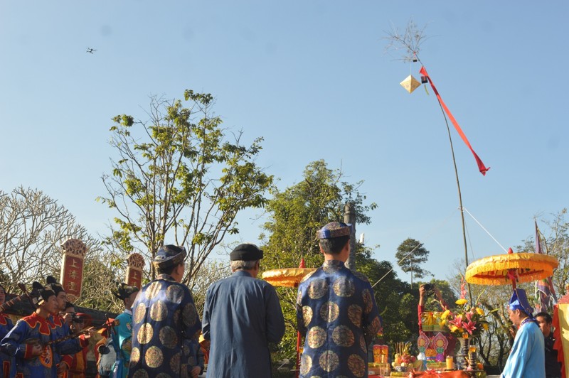 nghi le dung neu don tet trong hoang cung hue hinh 4