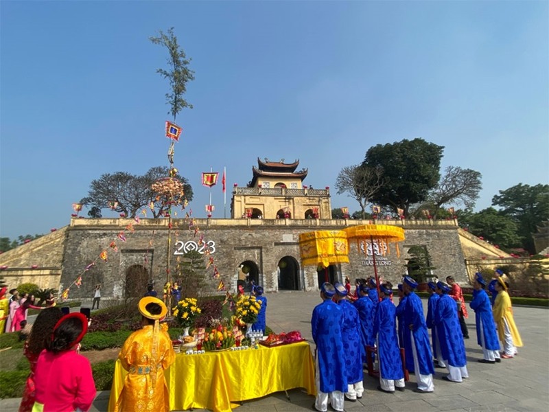 tai hien cung dinh ngay xuan tai hoang thanh thang long hinh 4