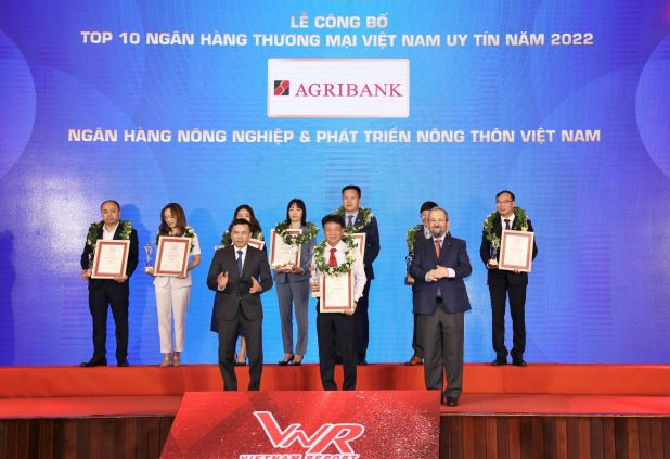 agribank khang dinh thuong hieu bang nhung giai thuong uy tin hinh 1