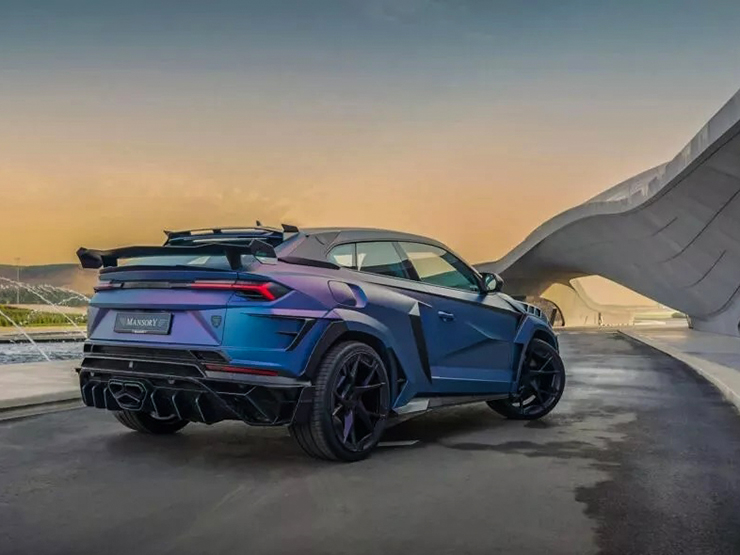 lamborghini urus duoc hang do mansory lot xac thanh xe hai cua hinh 2