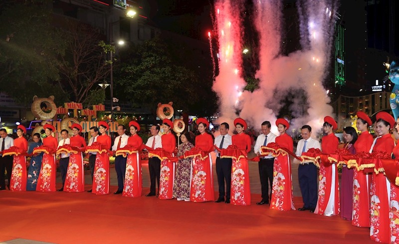 khai mac duong hoa nguyen hue tet quy mao hinh 1