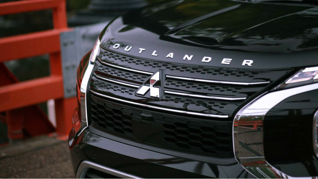 mitsubishi outlander 2023 co them ban dac biet hinh 7