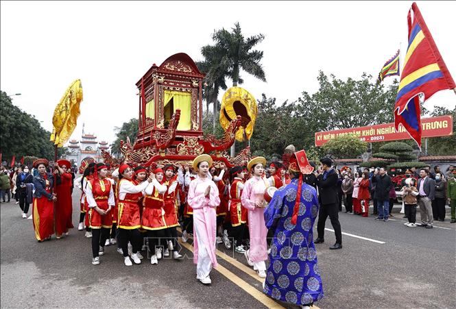 hai ba trung la bieu tuong cua y chi hien ngang va khi phach quat cuong cua dan toc hinh 3