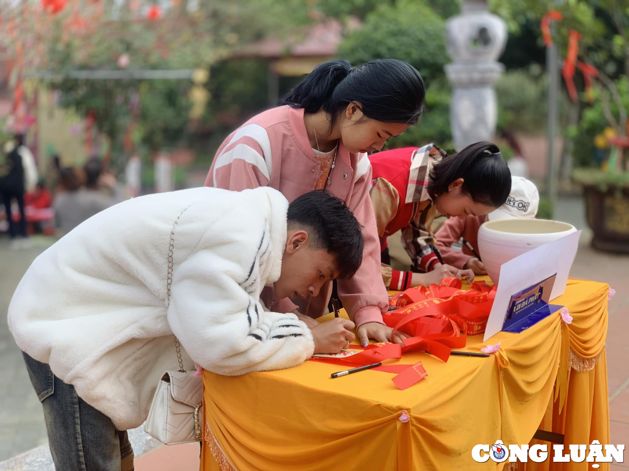 thanh hoa du lich tam linh thu hut hang ngan luot khach du xuan hinh 3