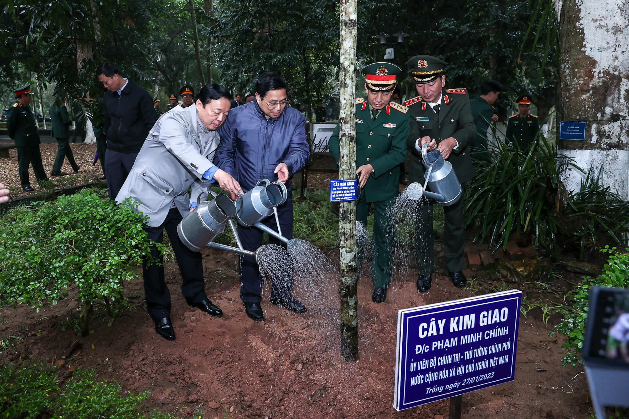 thu tuong pham minh chinh phat dong tet trong cay doi doi nho on bac ho xuan quy mao 2023 hinh 5