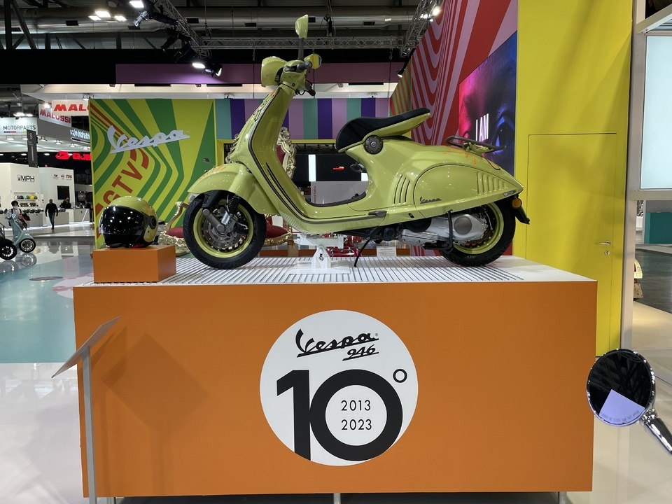 vespa 946 phien ban gioi han 1000 chiec hinh 2