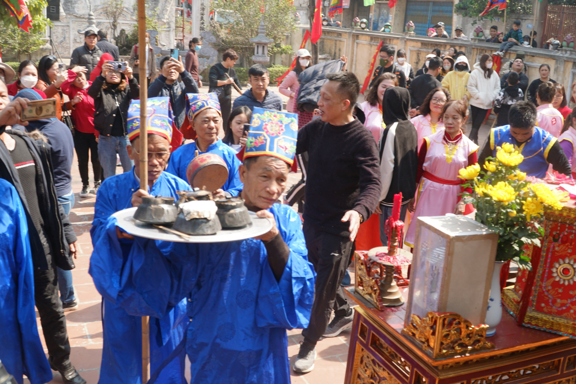 doc dao voi hoi thi nau com o lang thi cam ha noi hinh 13