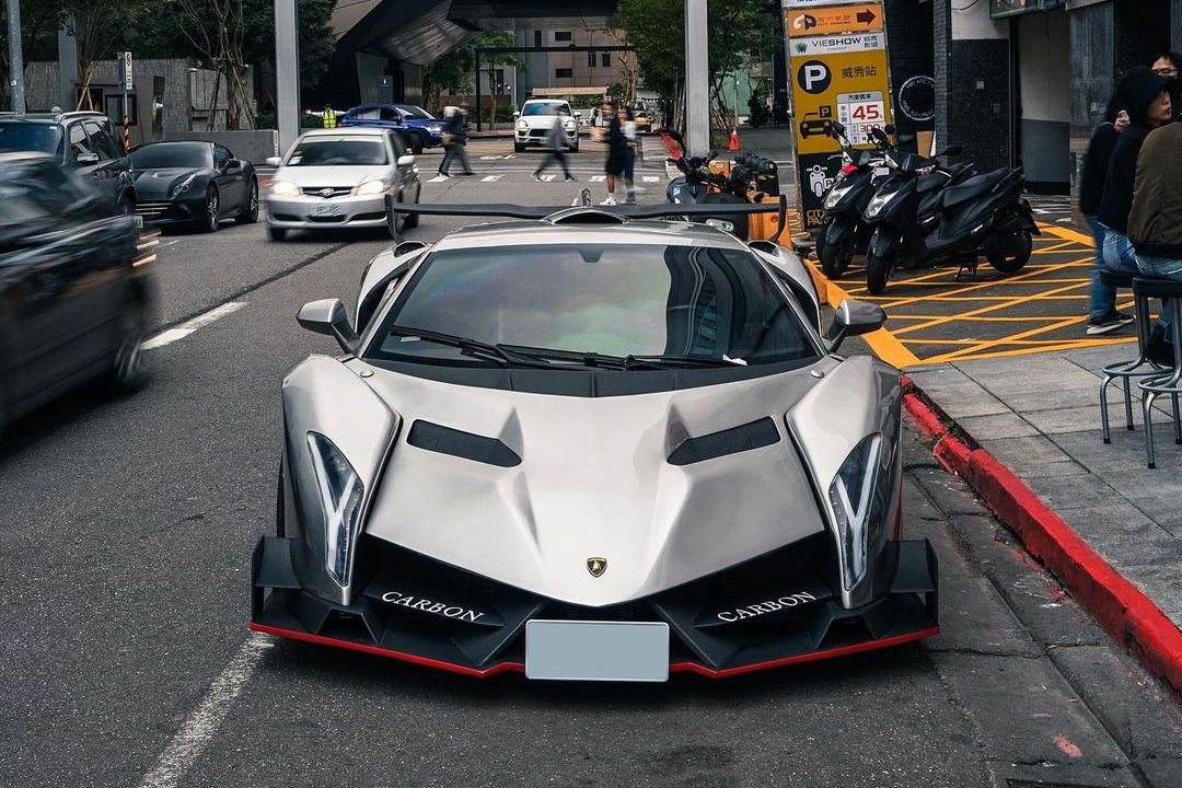 lamborghini gallardo bicolore duoc do thanh sieu xe veneno hinh 2