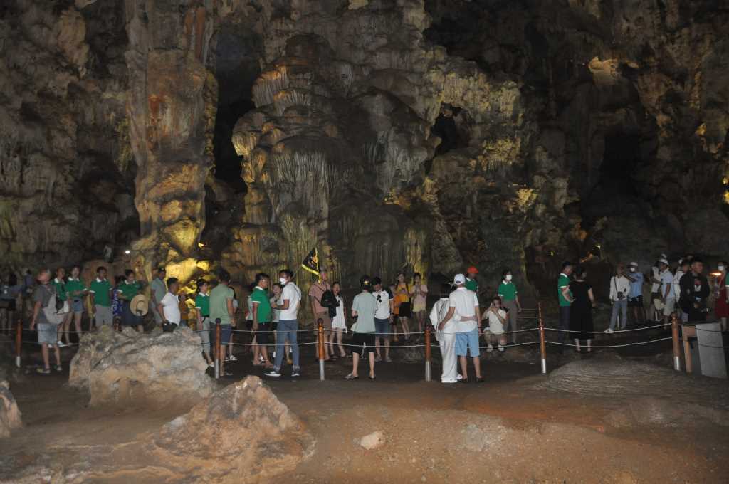 quang ninh phat trien du lich tren nen tang cac di san van hoa hinh 2