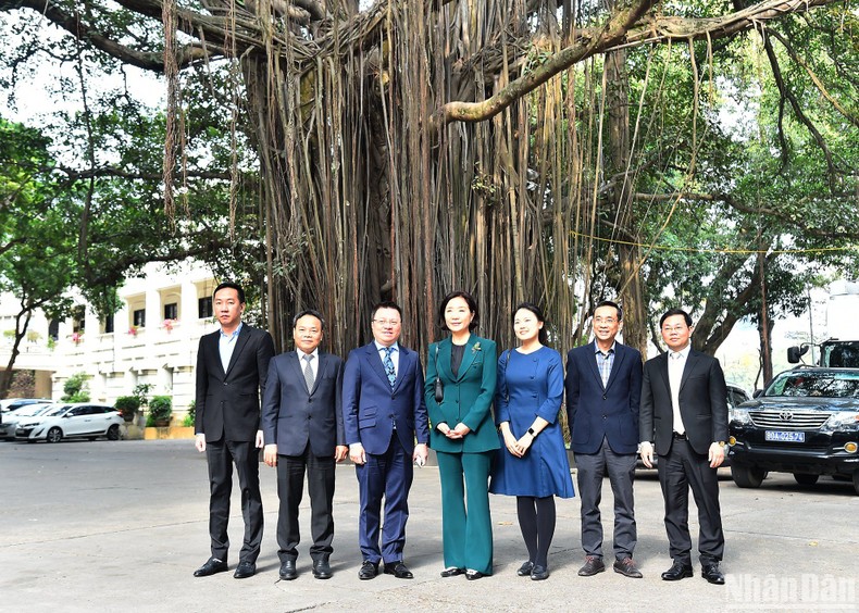 dong chi le quoc minh tiep dai su dac menh toan quyen dai han dan quoc tai viet nam hinh 3