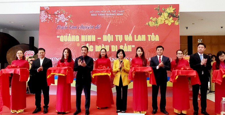 gan 100 buc anh tu lieu trung bay tai trien lam quang ninh hoi tu va lan toa sac mau di san hinh 1