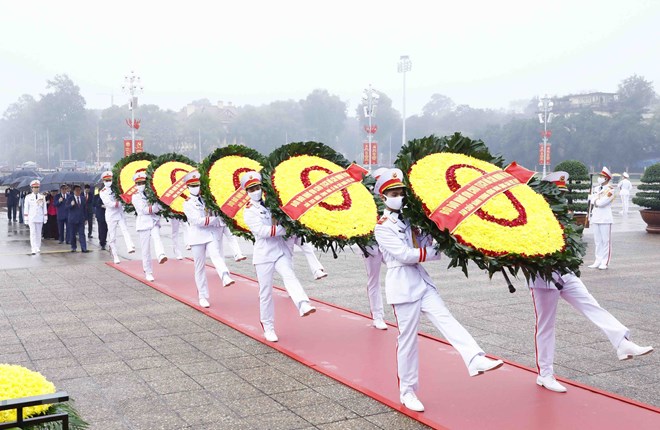 lanh dao dang nha nuoc vao lang vieng chu tich ho chi minh hinh 1