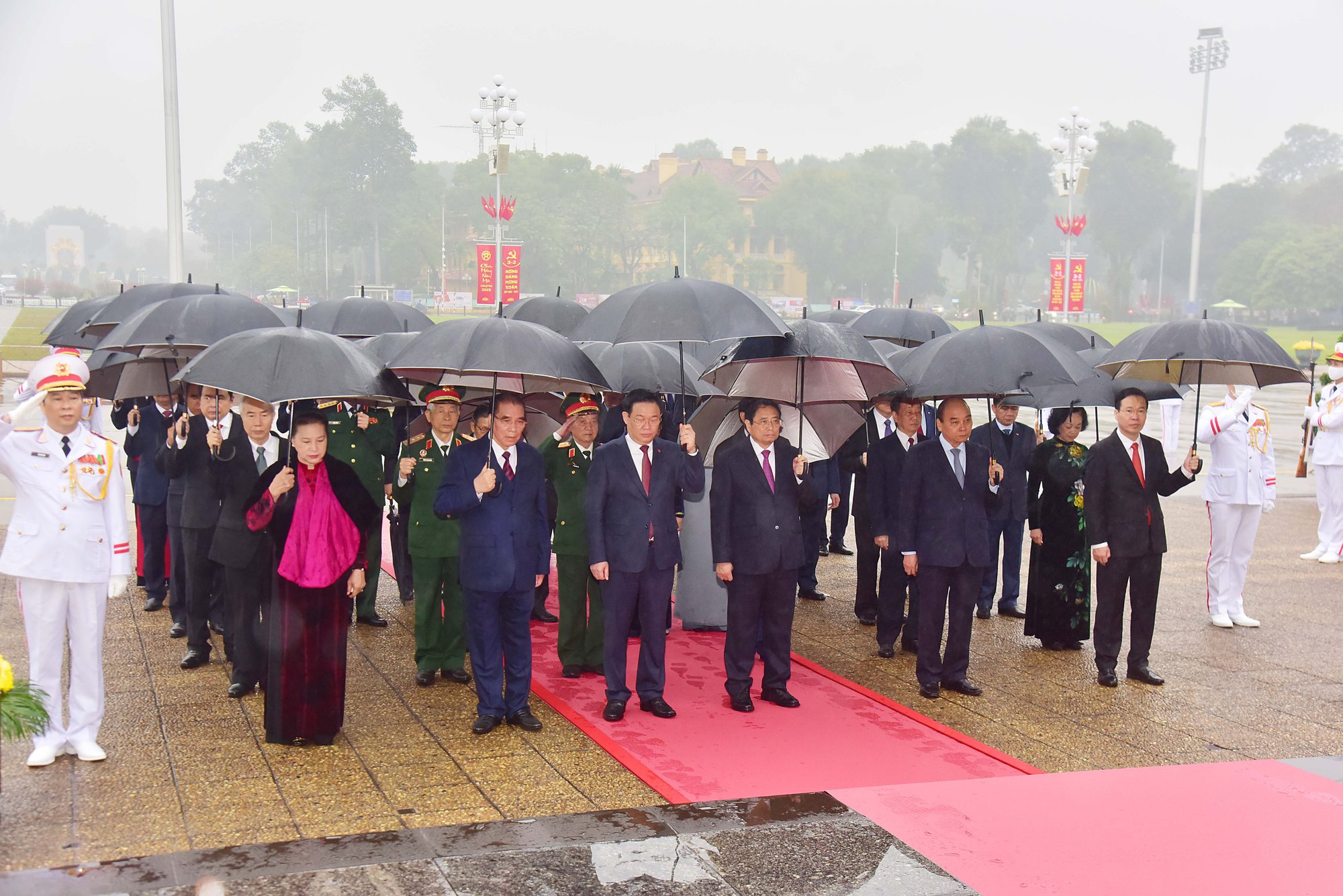 lanh dao dang nha nuoc vao lang vieng chu tich ho chi minh hinh 2