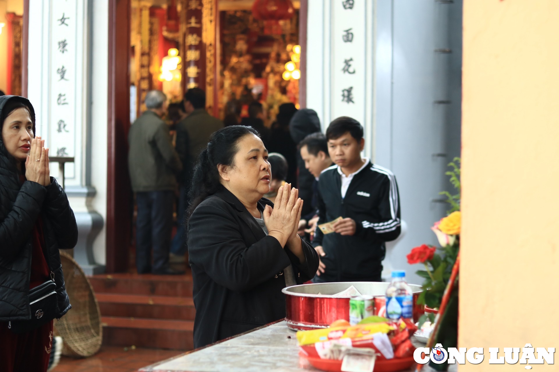 phu tay ho don hang nghin nguoi vao ram thang gieng hinh 4