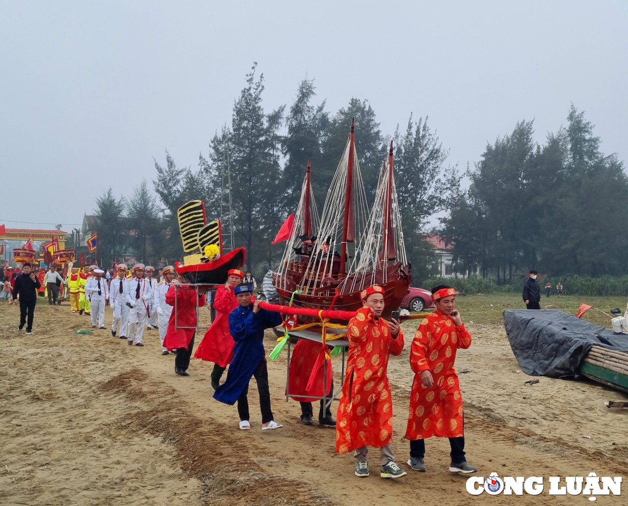 khoi phuc le hoi cau ngu cua ngu dan vung bien lang cam lam hinh 9