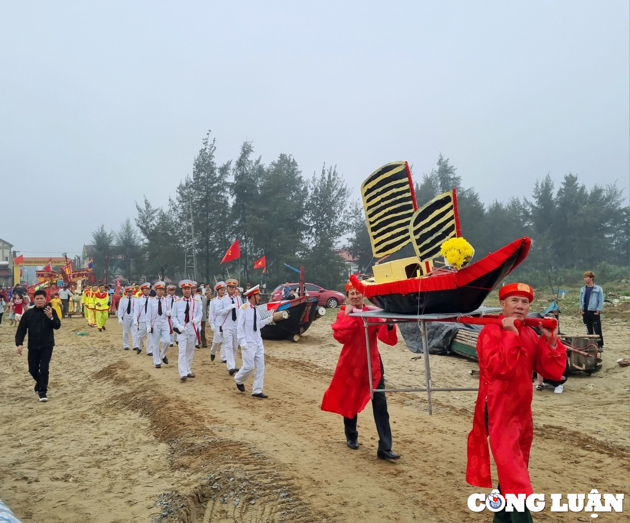 khoi phuc le hoi cau ngu cua ngu dan vung bien lang cam lam hinh 10