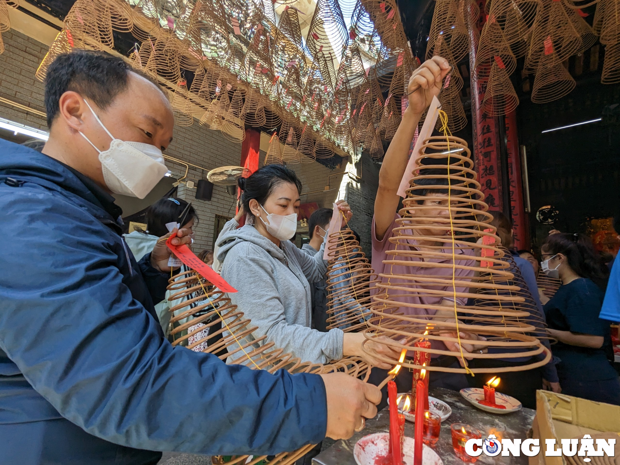 tp hcm ngoi chua hon 200 nam tuoi nhon nhip nguoi vieng tham ngay tet nguyen tieu hinh 3