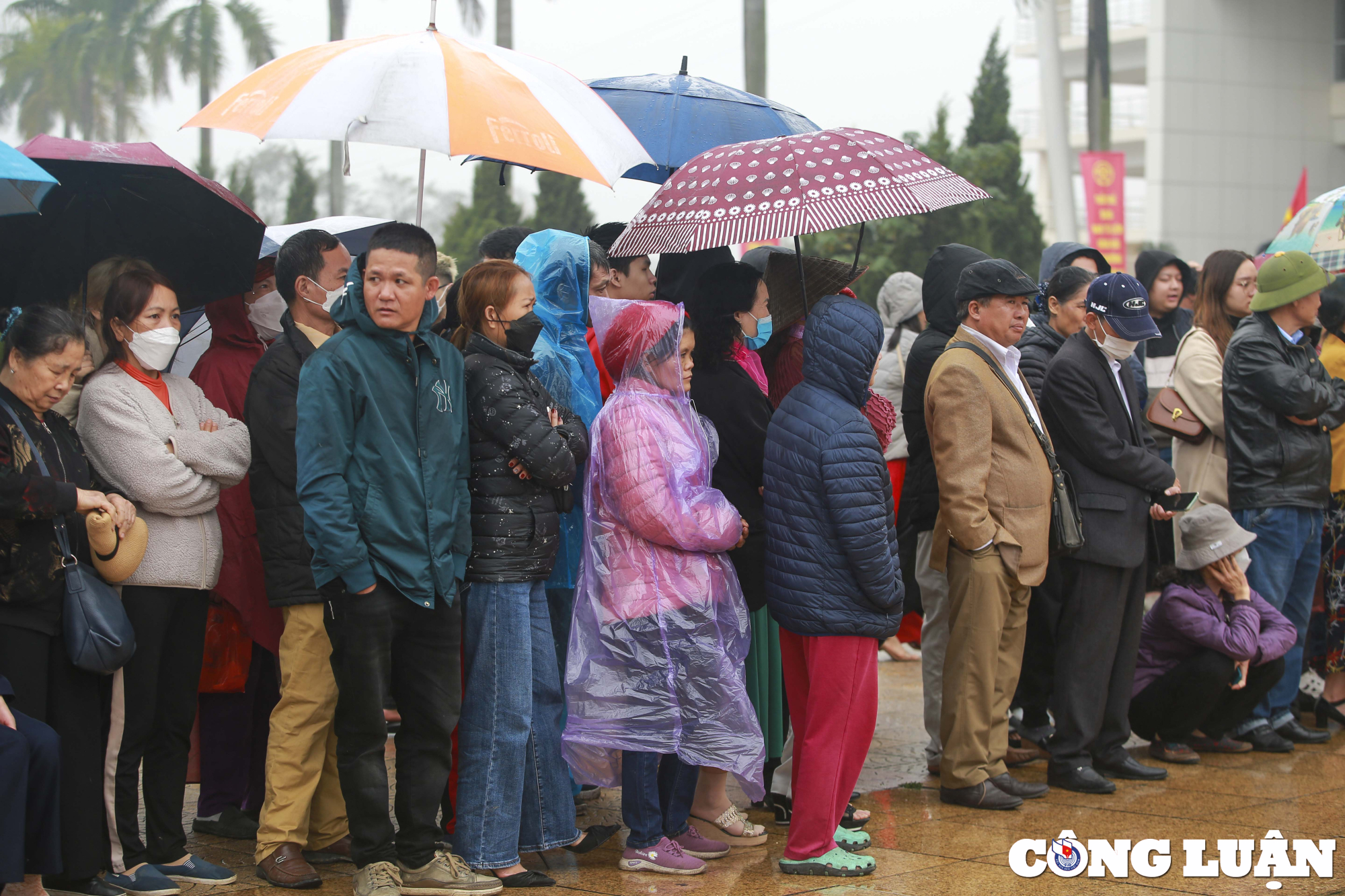 ha noi xuc dong le tien tan binh len duong nhap ngu hinh 5