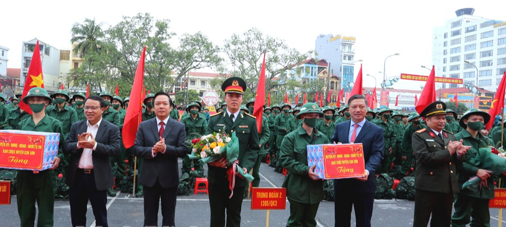 ninh binh 1300 thanh nien uu tu len duong nhap ngu hinh 3