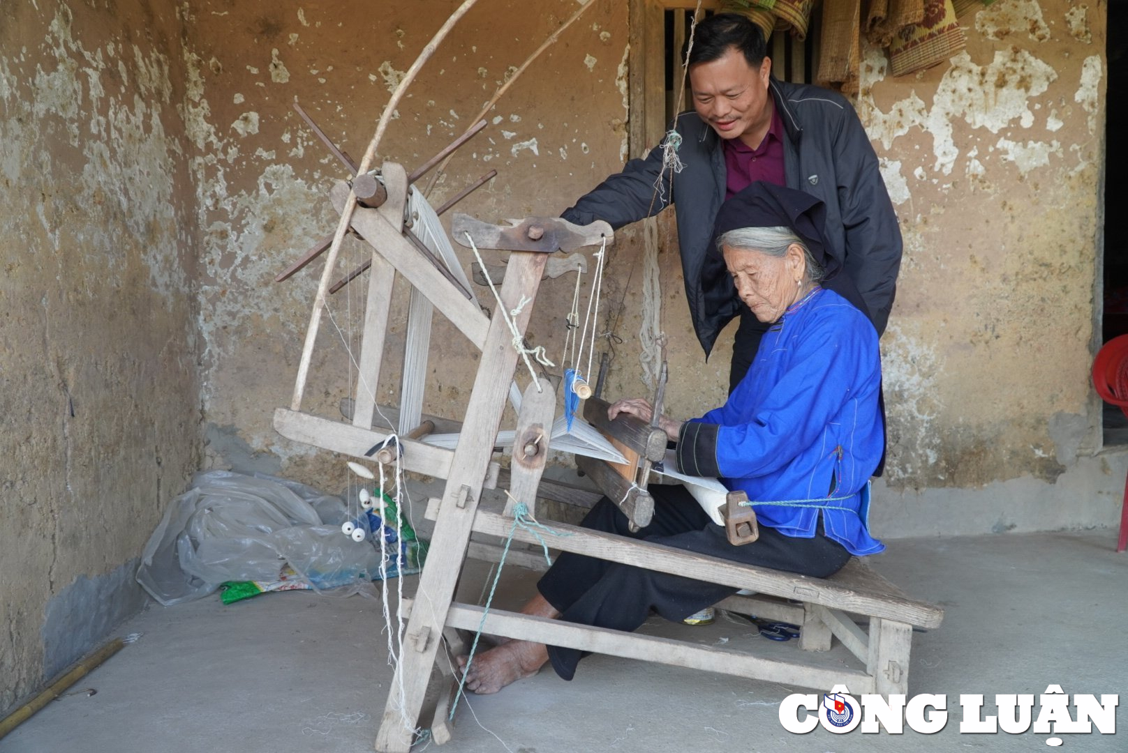 bac giang chiem nguong ve dep binh di nen tho cua ban bac hoa hinh 12