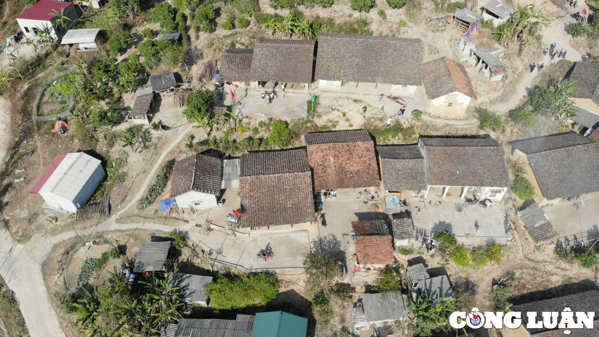 bac giang chiem nguong ve dep binh di nen tho cua ban bac hoa hinh 2