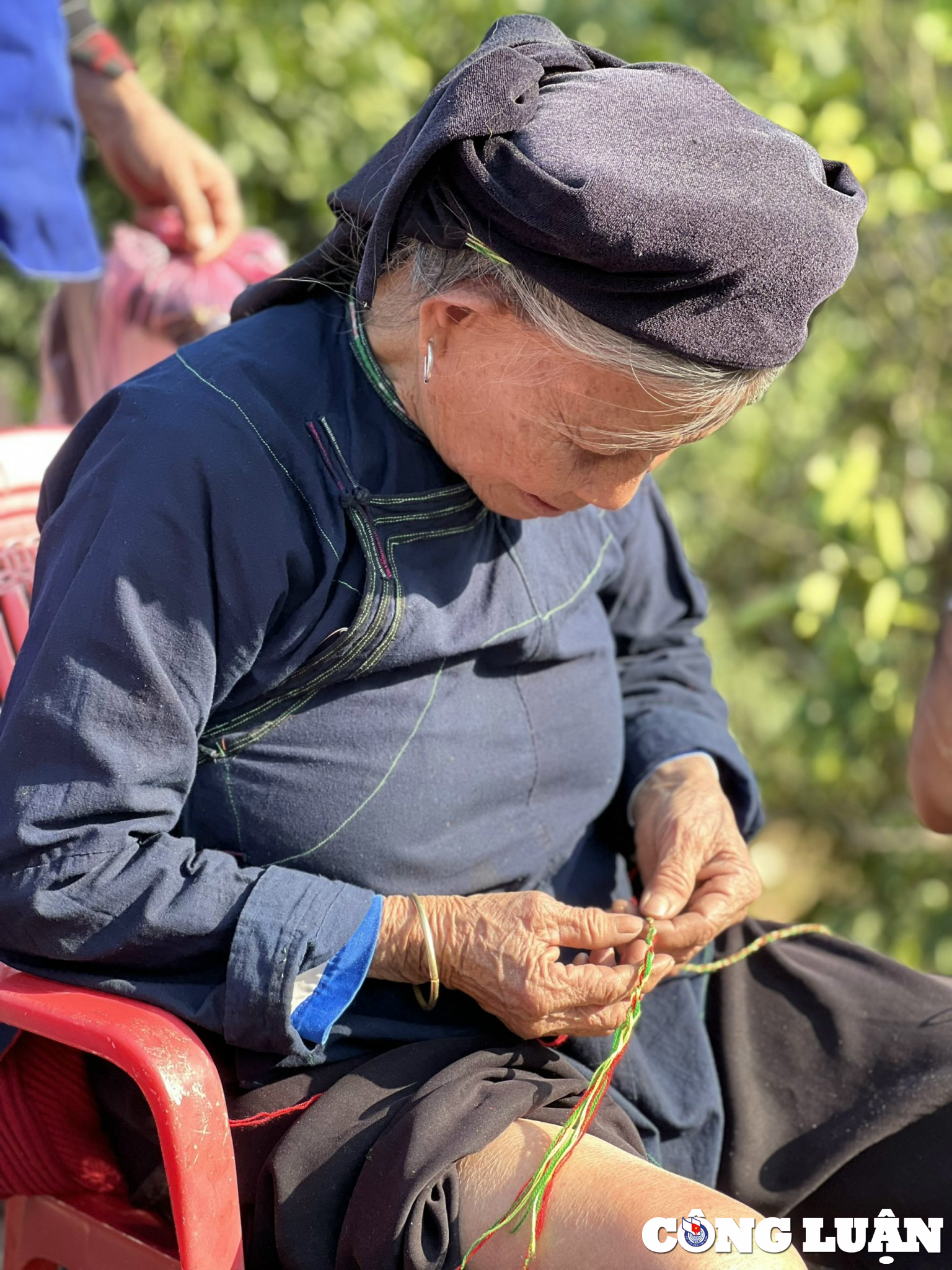 bac giang chiem nguong ve dep binh di nen tho cua ban bac hoa hinh 17