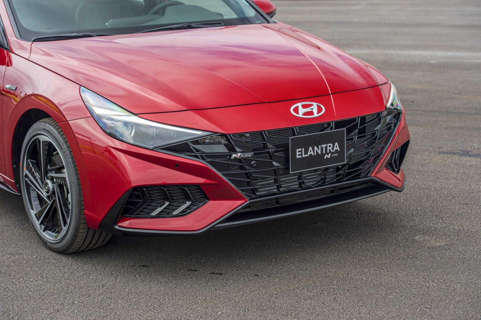 hyundai elantra ban tai viet nam gap loi lien quan day dai an toan hinh 2