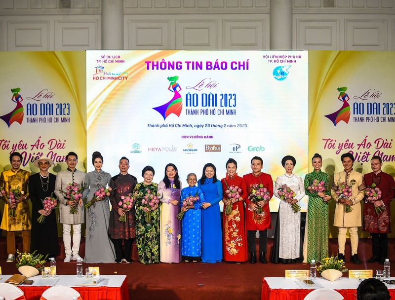 du khach co the tuong tac truc tuyen voi le hoi ao dai tphcm 2023 hinh 3