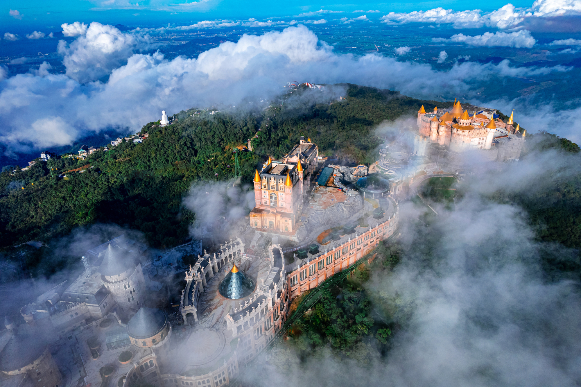 sun world ba na hills giam gia ve toi gan 60 tri an nguoi dan da nang  quang nam hinh 4