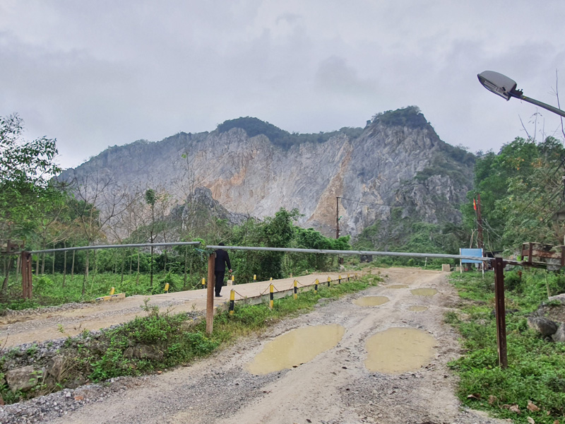 len nui dat min no da mot cong nhan nga tu vong o quang binh hinh 1