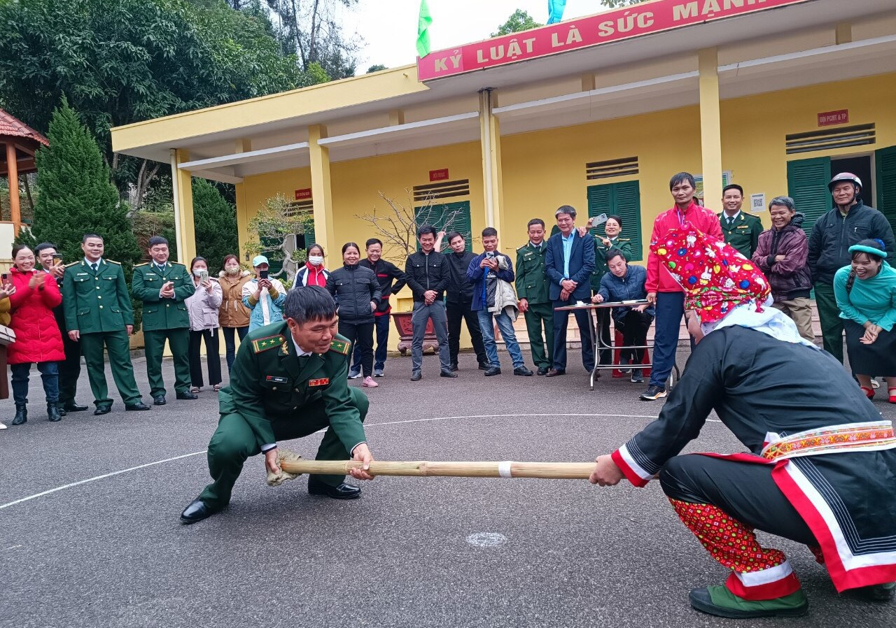 cung an cung o cung lam cung noi tieng dong bao dan toc hinh 5