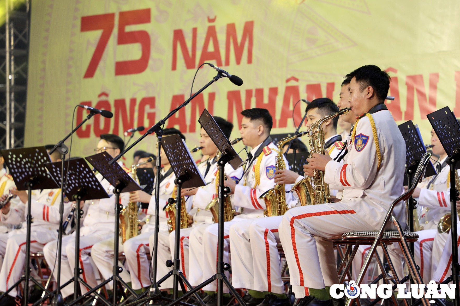 tung bung chuong trinh nghe thuat 75 nam cong an nhan dan khac ghi loi bac hinh 5