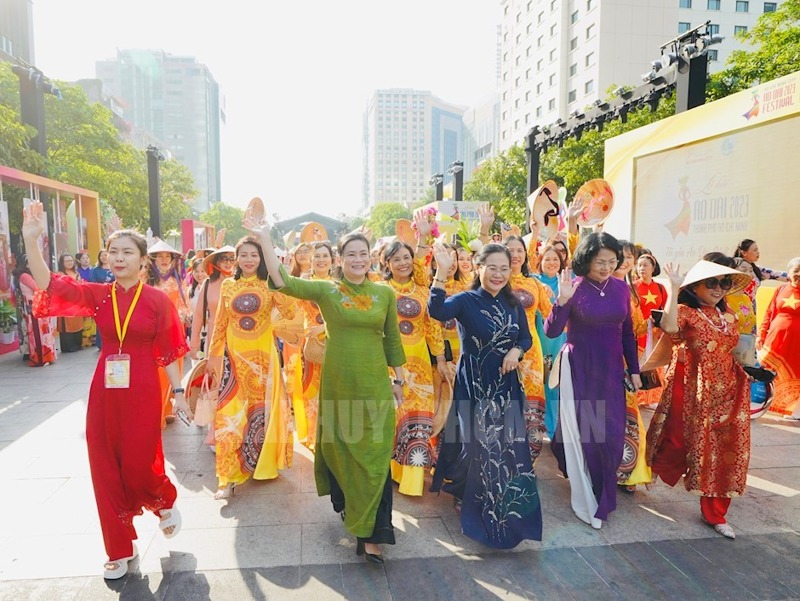 hon 3000 nguoi tham gia dieu hanh voi ao dai tai tp ho chi minh hinh 1