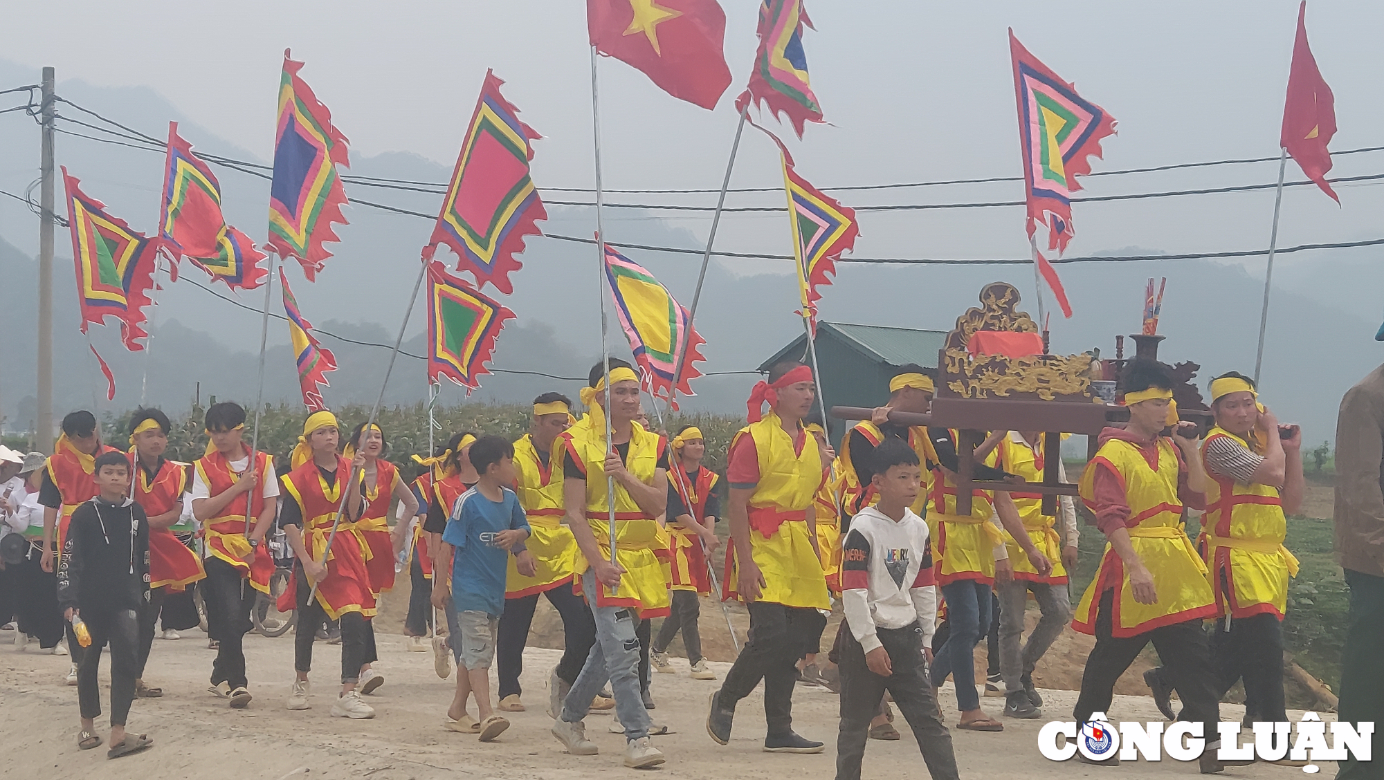 phu tho doc dao le ruoc thanh ruoc van tai hoi dinh thu rong hinh 2