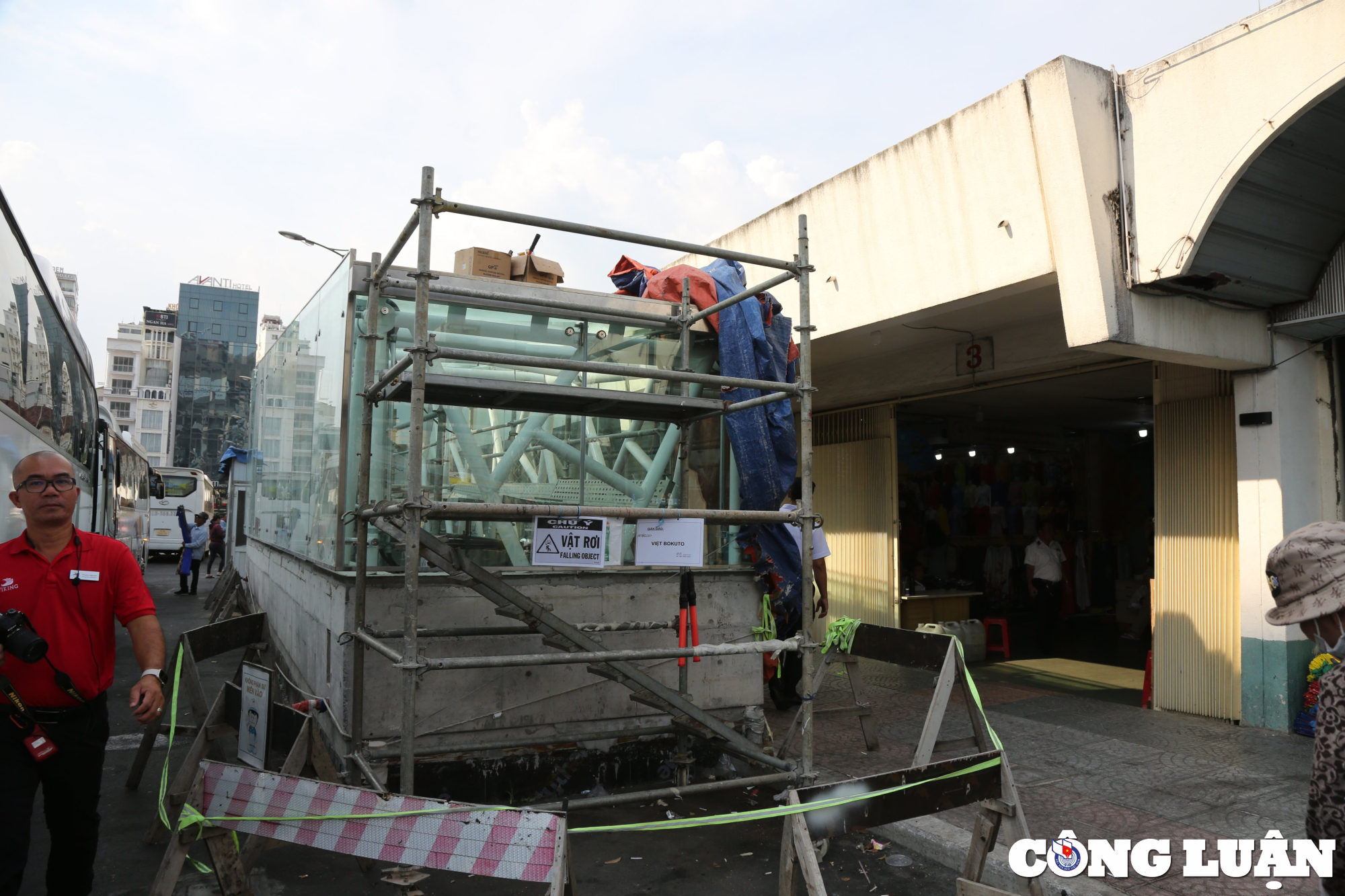 gieng troi khong lo hinh hoa sen cua ga ben thanh metro so 1 co gi doc dao hinh 7