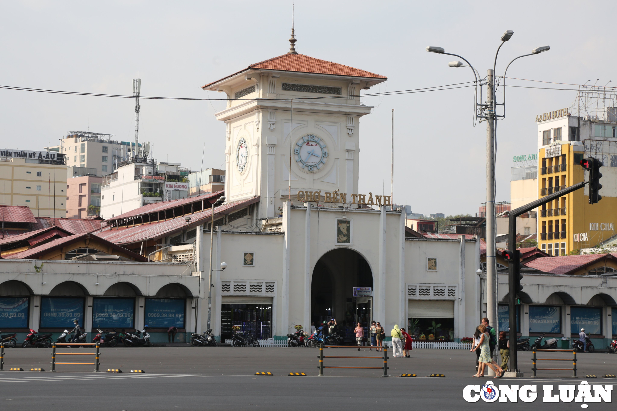 gieng troi khong lo hinh hoa sen cua ga ben thanh metro so 1 co gi doc dao hinh 10