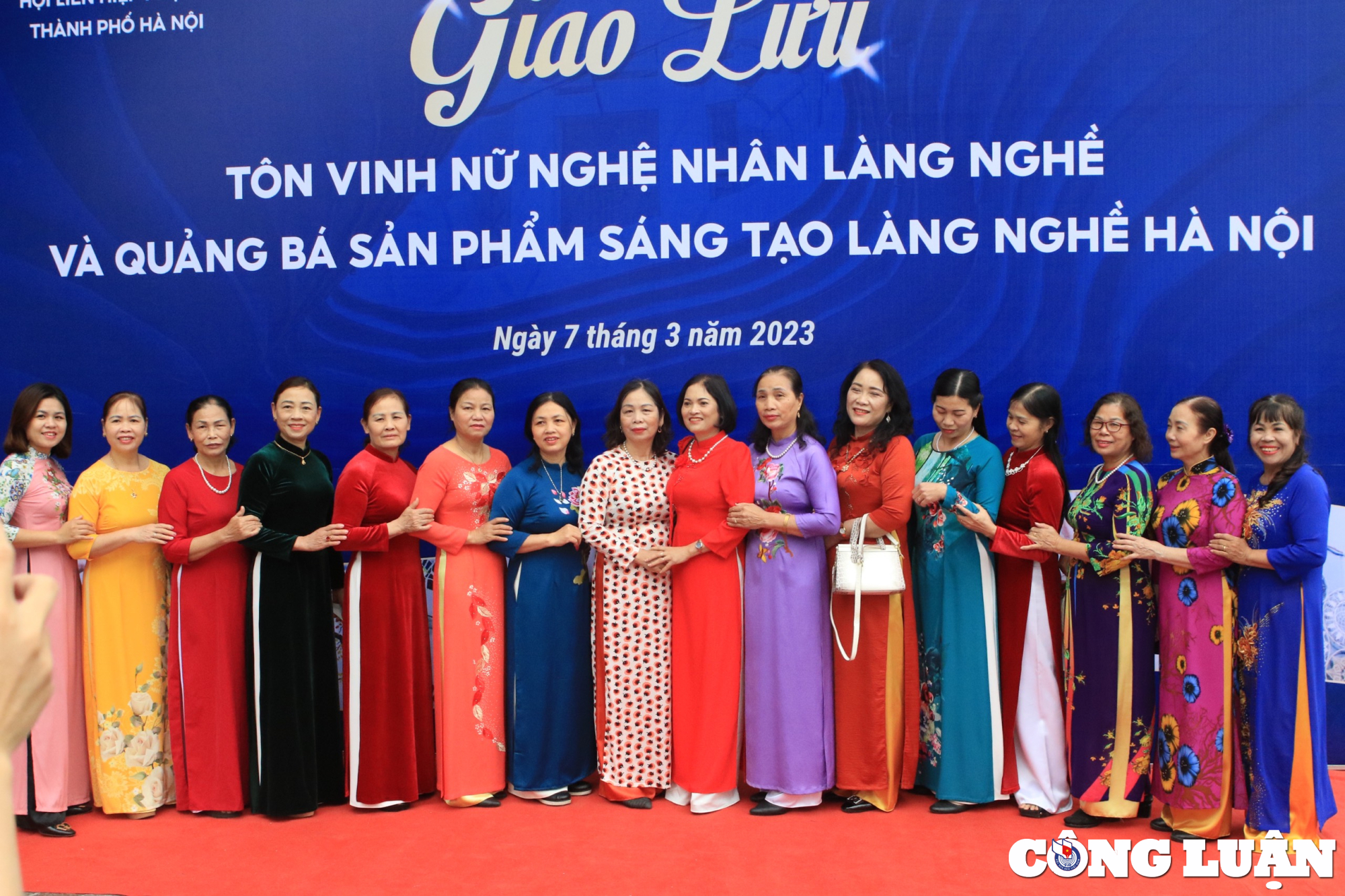 vinh danh 10 nu nghe nhan tieu bieu lang nghe ha noi hinh 3