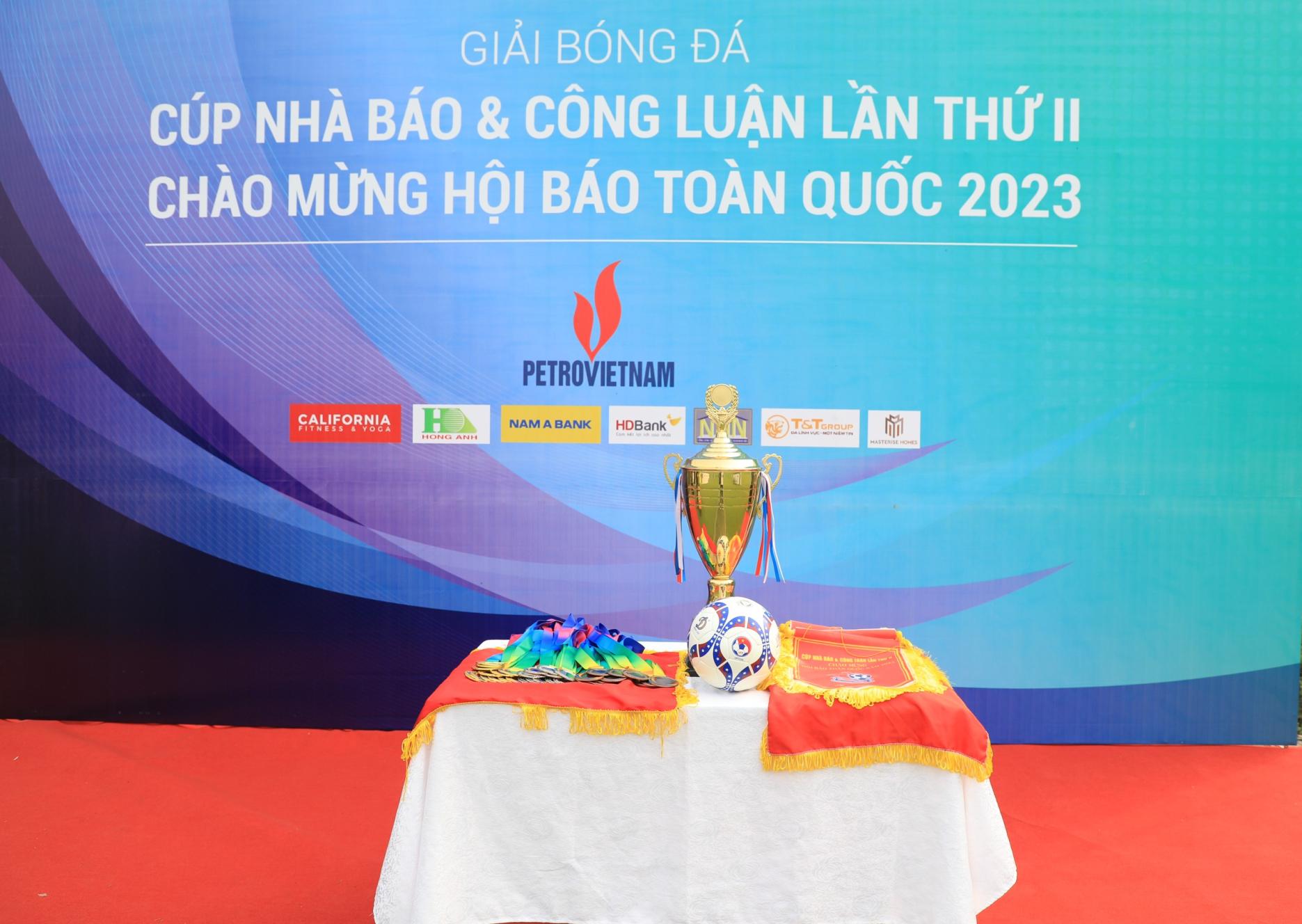 tung bung khai mac giai bong da cup bao nha bao va cong luan lan ii  chao mung hoi bao toan quoc 2023 hinh 2