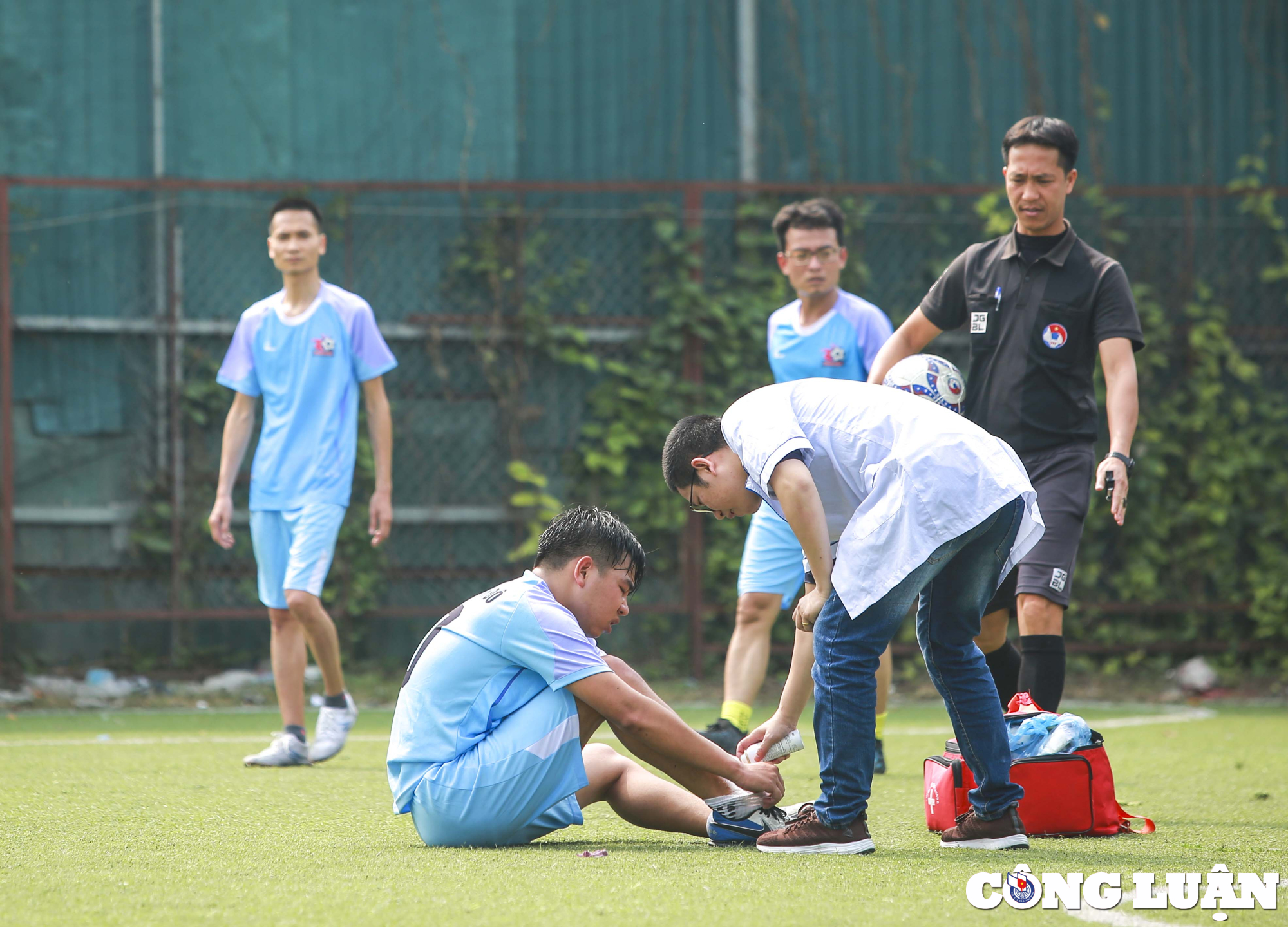 khoanh khac an tuong trong ngay khai mac giai bong da cup bao nha bao va cong luan lan ii 2023 hinh 16