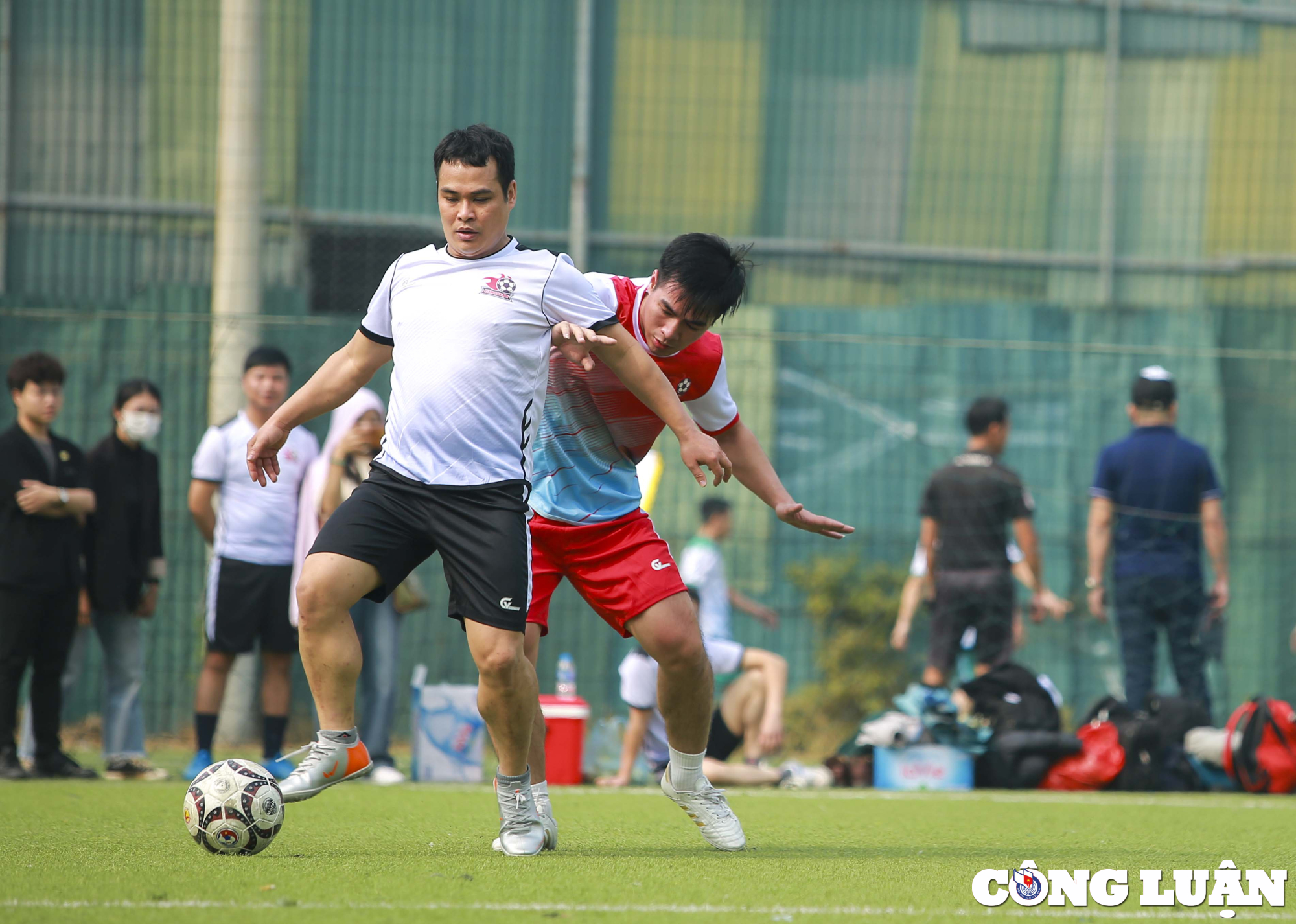 khoanh khac an tuong trong ngay khai mac giai bong da cup bao nha bao va cong luan lan ii 2023 hinh 11