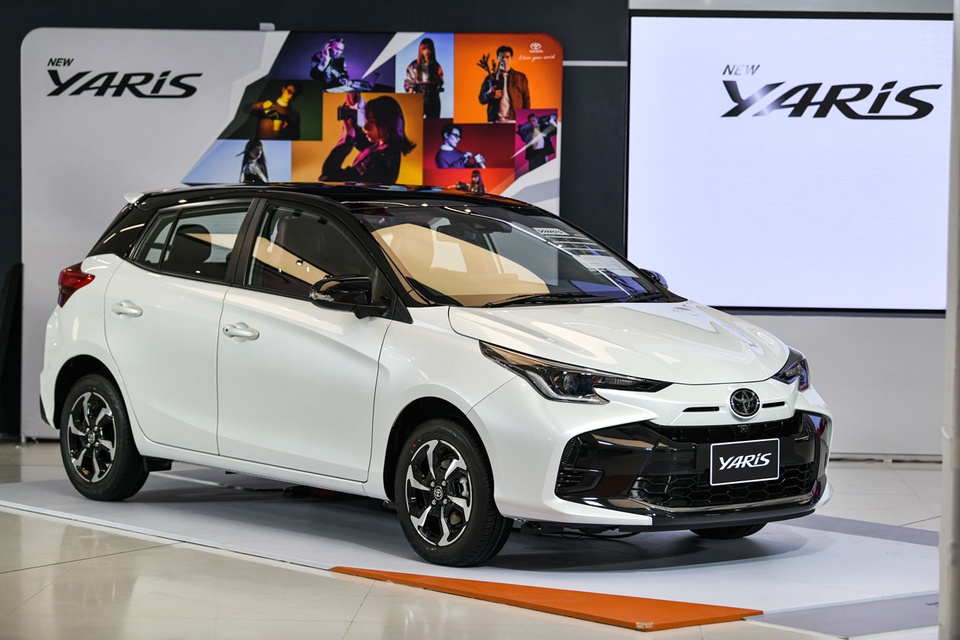 toyota yaris ban nang cap 2023 ra mat hinh 13